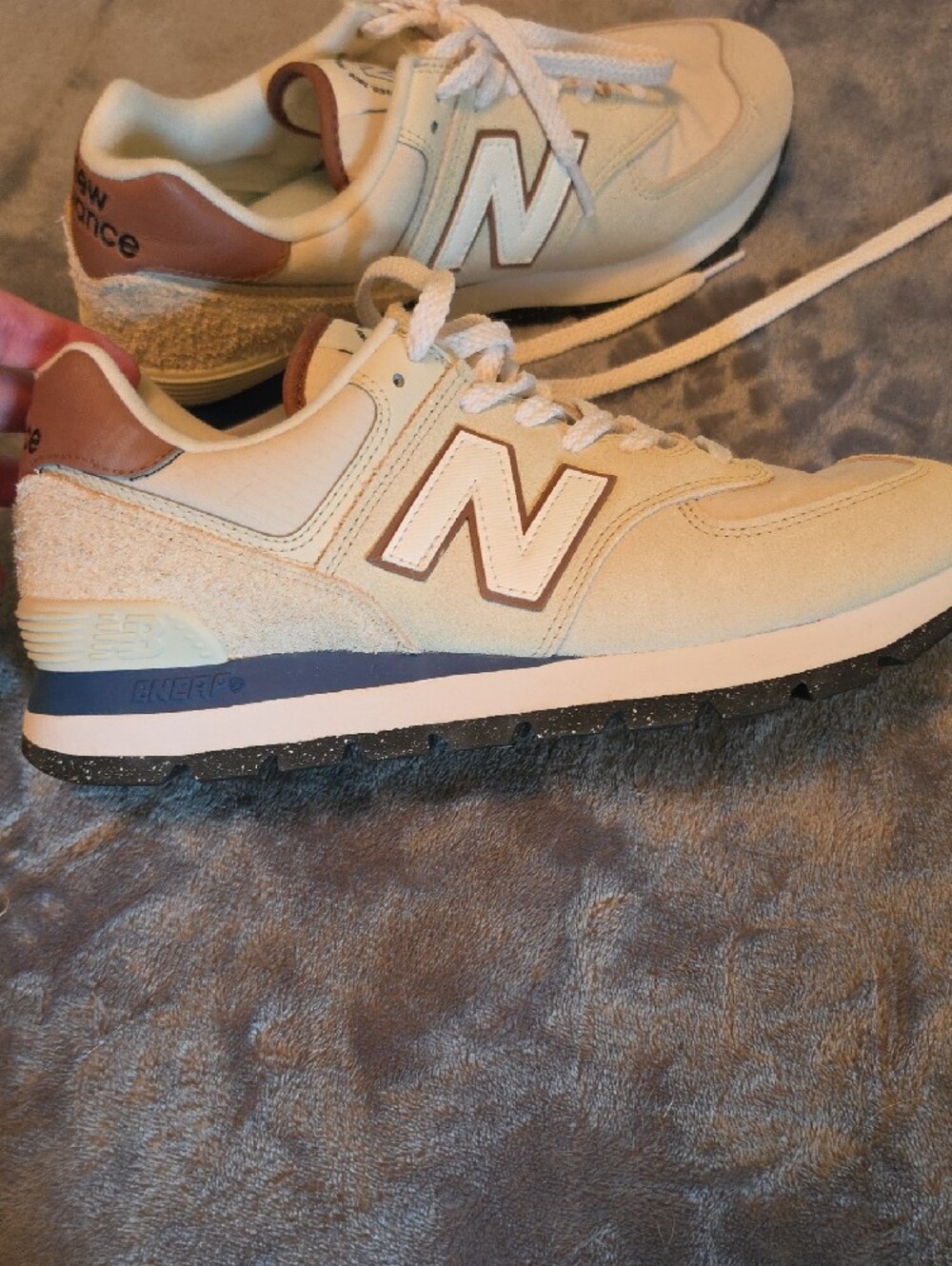 New Balance Womens Beige and Blue Retro Running Sneakers - Picture 4 of 7